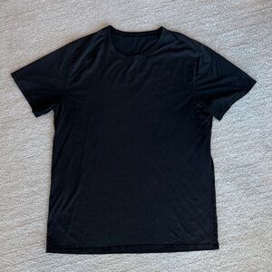 Men’s Lululemon T shirt black/ dark gray color, size M